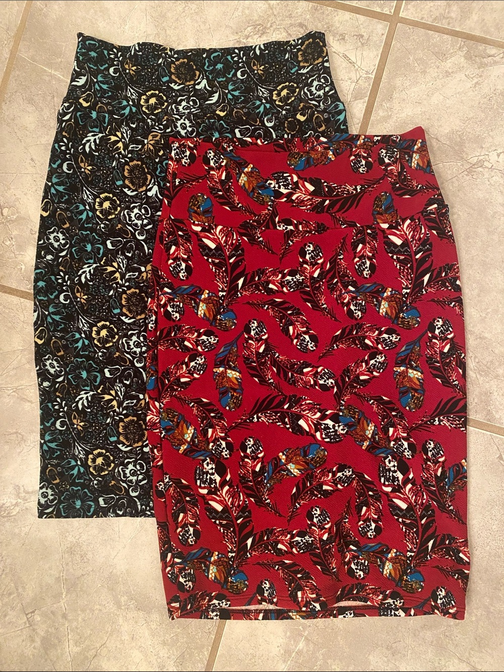 2 Lularoe Cassie skirts